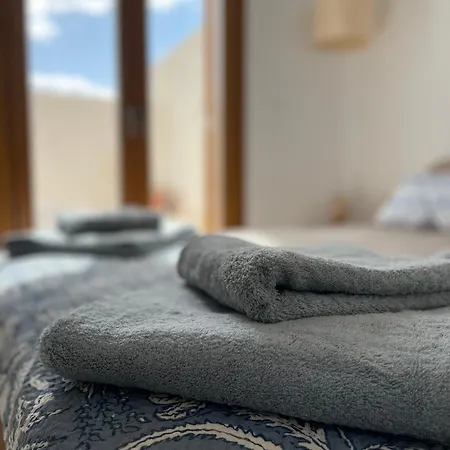 Gaia House 흐리시 악티