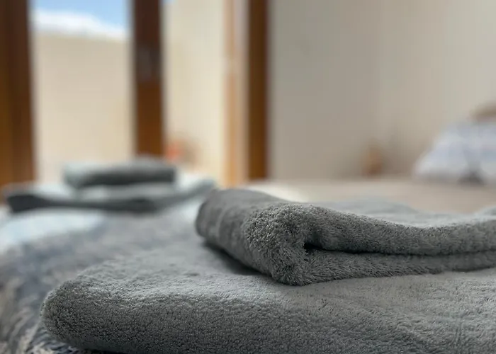 Gaia House Hriszí Aktí