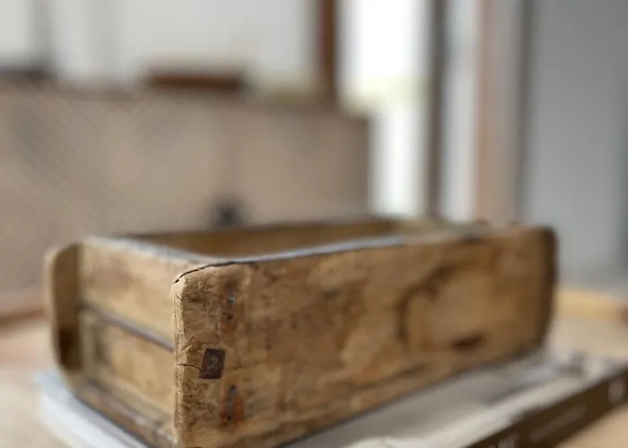 Gaia House * Hriszí Aktí