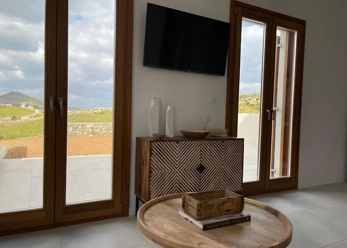 Gaia House Hriszí Aktí